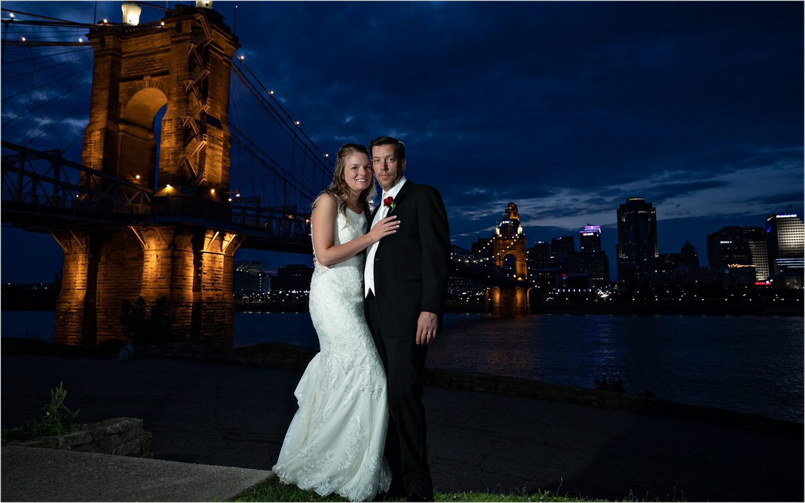 Smale Riverfront Park Cincinnati Wedding